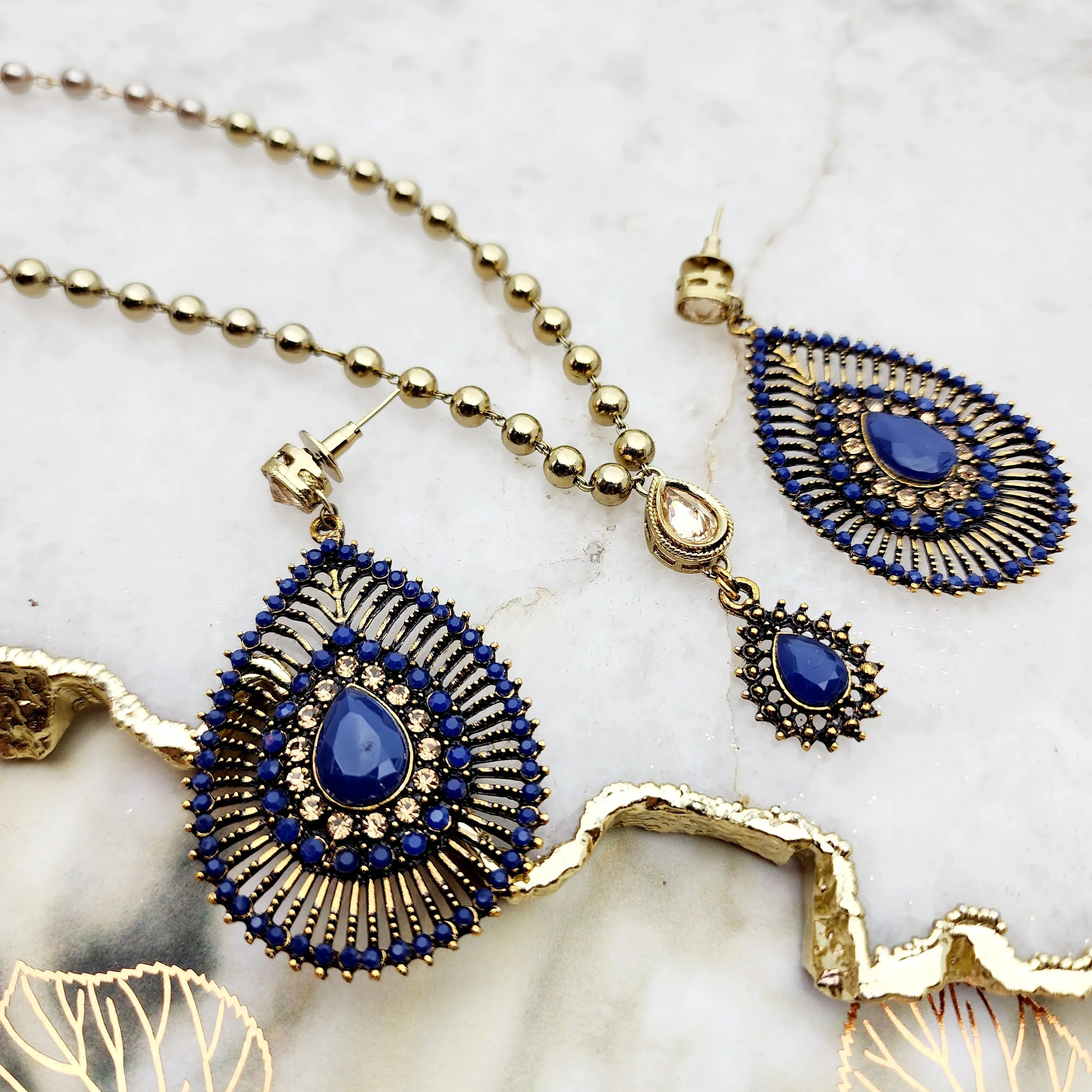 Ameeta Necklace Set