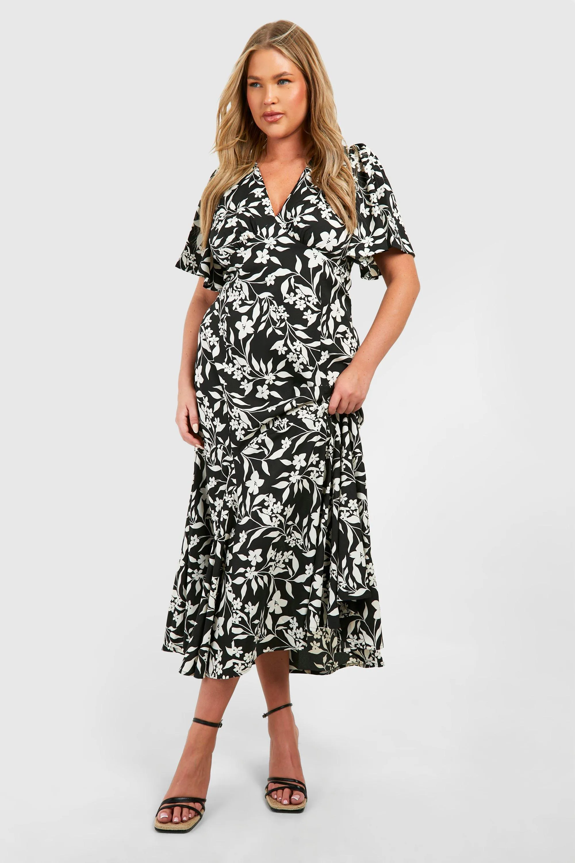 Dresses | Plus Woven Floral Print Short Sleeve V Neck Midaxi Dress | boohoo