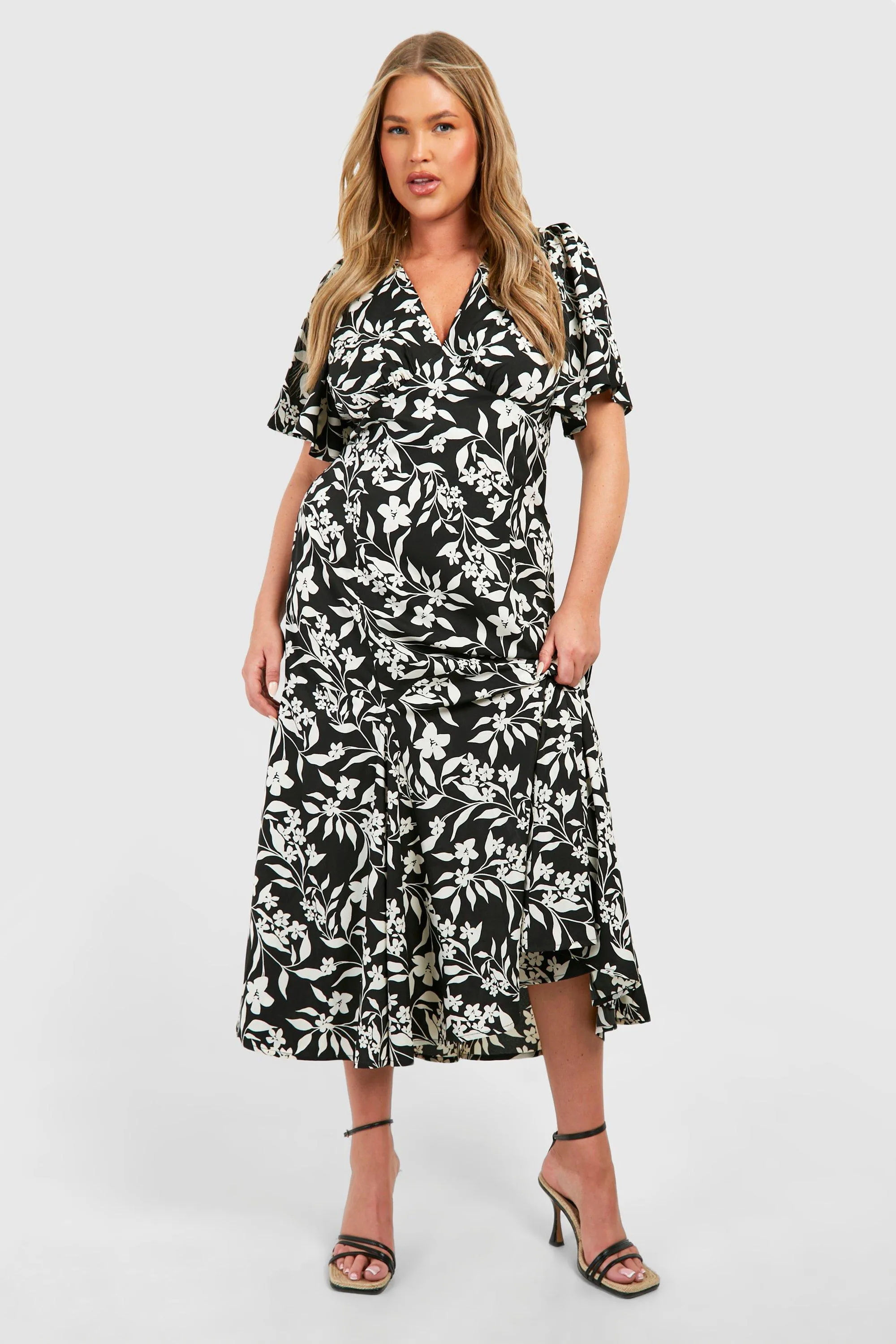 Dresses | Plus Woven Floral Print Short Sleeve V Neck Midaxi Dress | boohoo