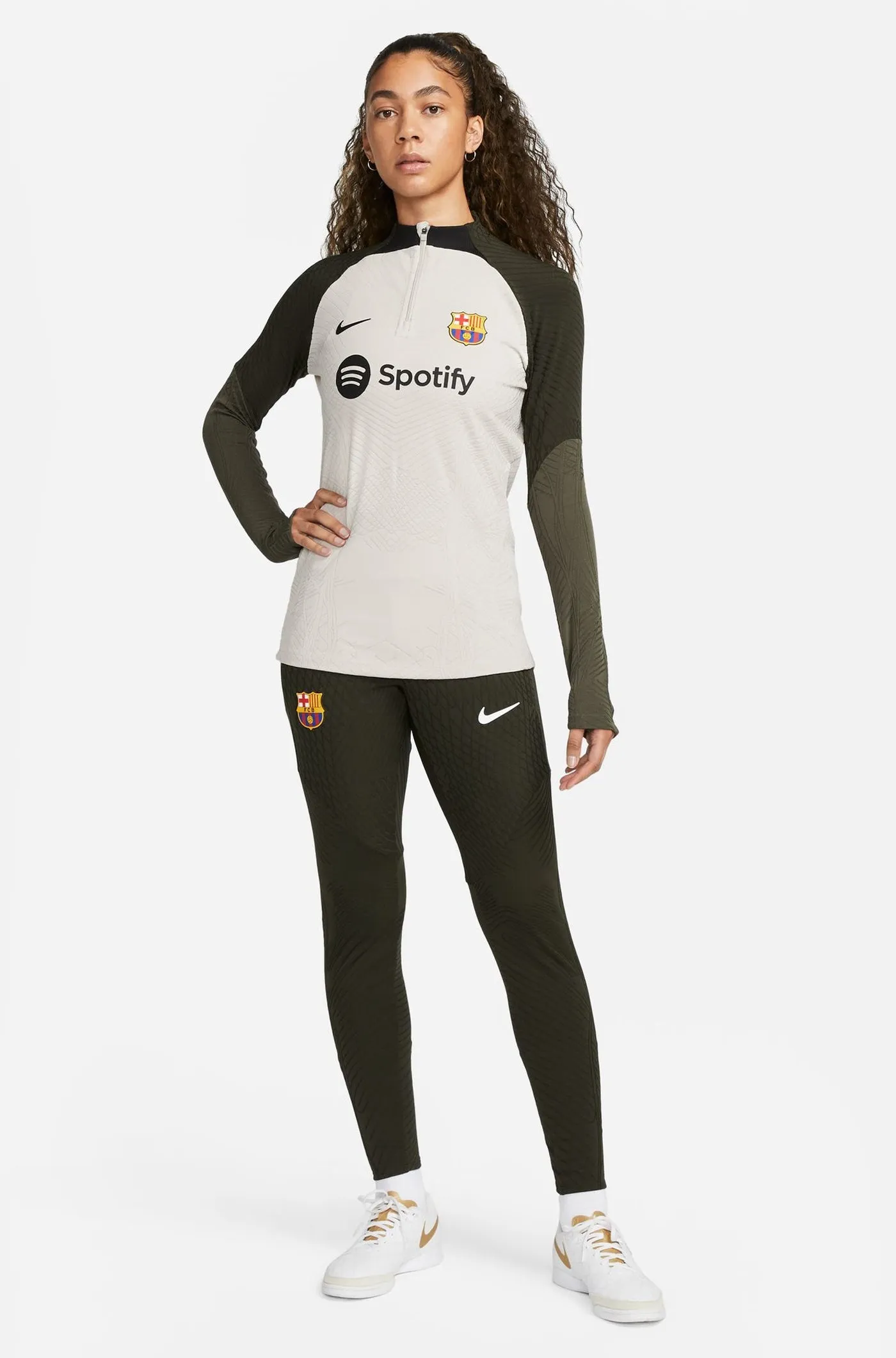 FC Barcelona training sweatshirt 23/24 Player's Edition – Women