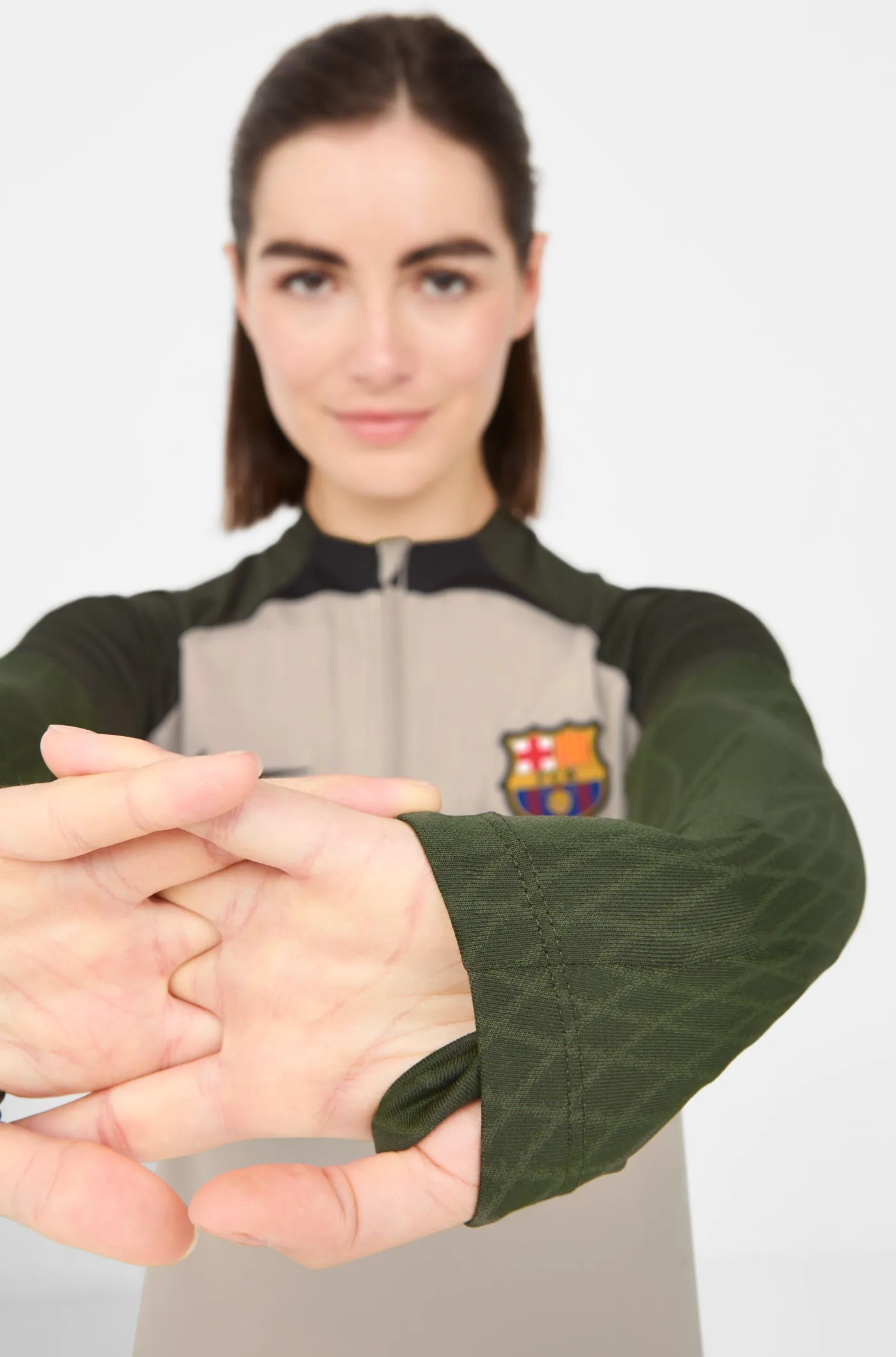 FC Barcelona Training Sweatshirt 23/24 – Women