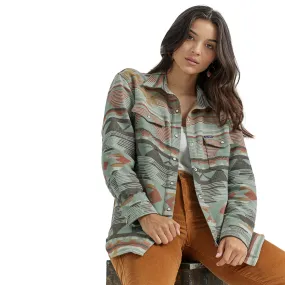 Wrangler Women's Retro Boyfriend Western Snap Shirt in Sage