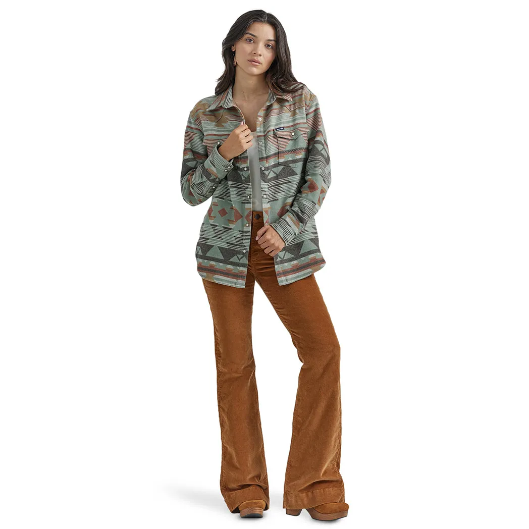 Wrangler Women's Retro Boyfriend Western Snap Shirt in Sage